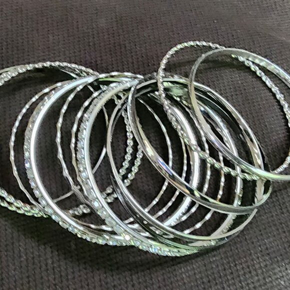 Claire's Set Of 14 Silver Tone Bangle Bracelets - Picture 2 of 16